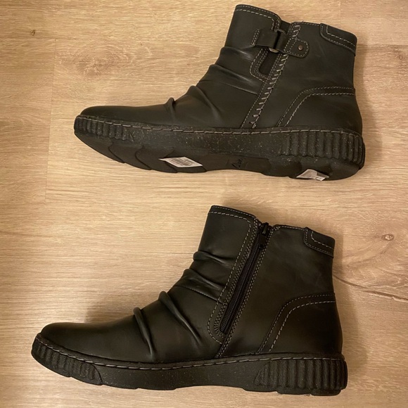 🗣️🗣️ CLOSING SALE! NWT Clarks Caroline Leather Ankle Boot Women Size 10 - Picture 3 of 11
